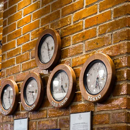 Hotel Platinum And Casino