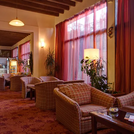 Hotel Platinum And Casino