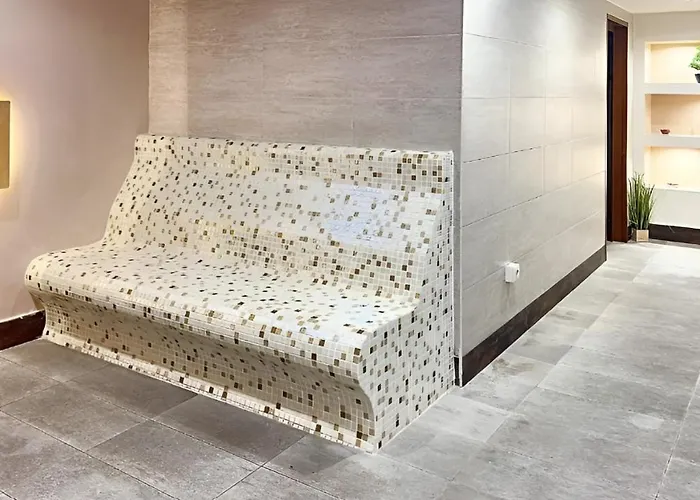 Platinum And Casino 4* 반스코